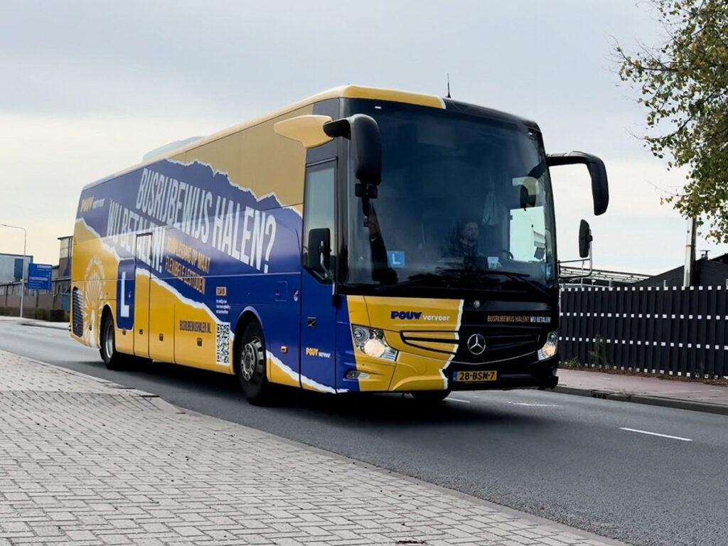 Pouw-vervoer-bus01